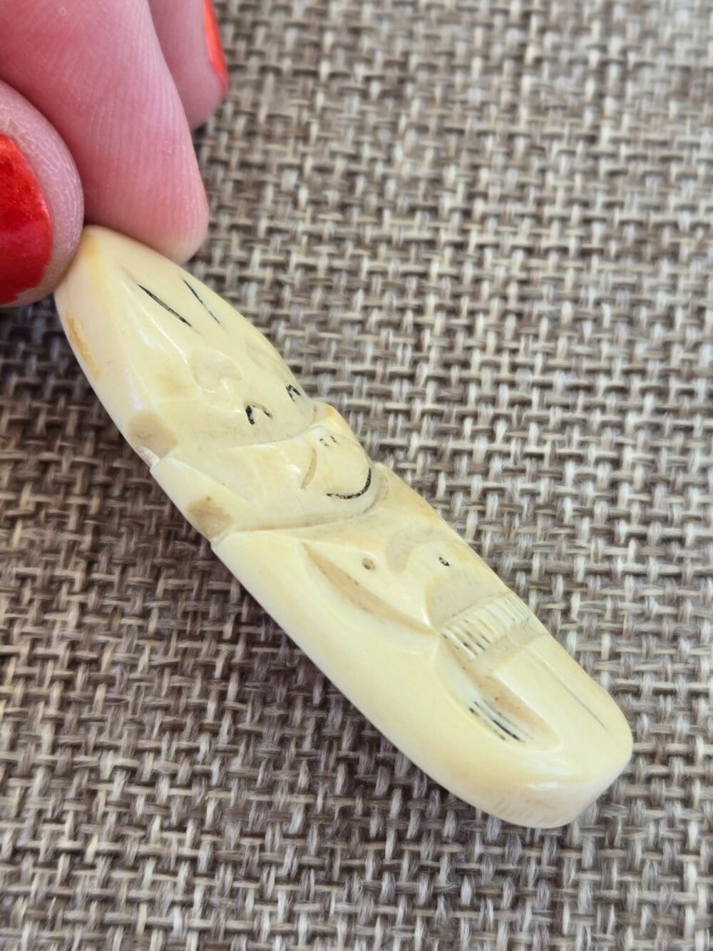 Vintage Scrimshaw Alaskan Inuit Billiken pendant on chain - Picture 8 of 10